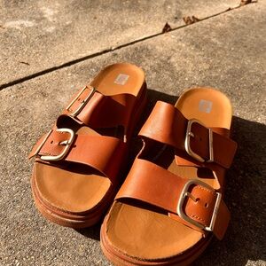 FitFlop women’s size 8 Gen-FF Buckle 2 Bar Leather Slide Sandals